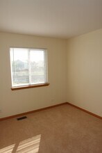 2164 N Cheswick Ct in Round Lake Beach, IL - Building Photo - Building Photo