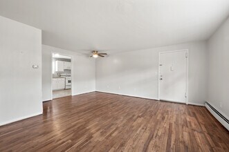 340 Charter Oak St, Unit D in Manchester, CT - Building Photo - Building Photo