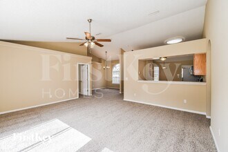 3692 Arava Dr in Green Cove Springs, FL - Foto de edificio - Building Photo