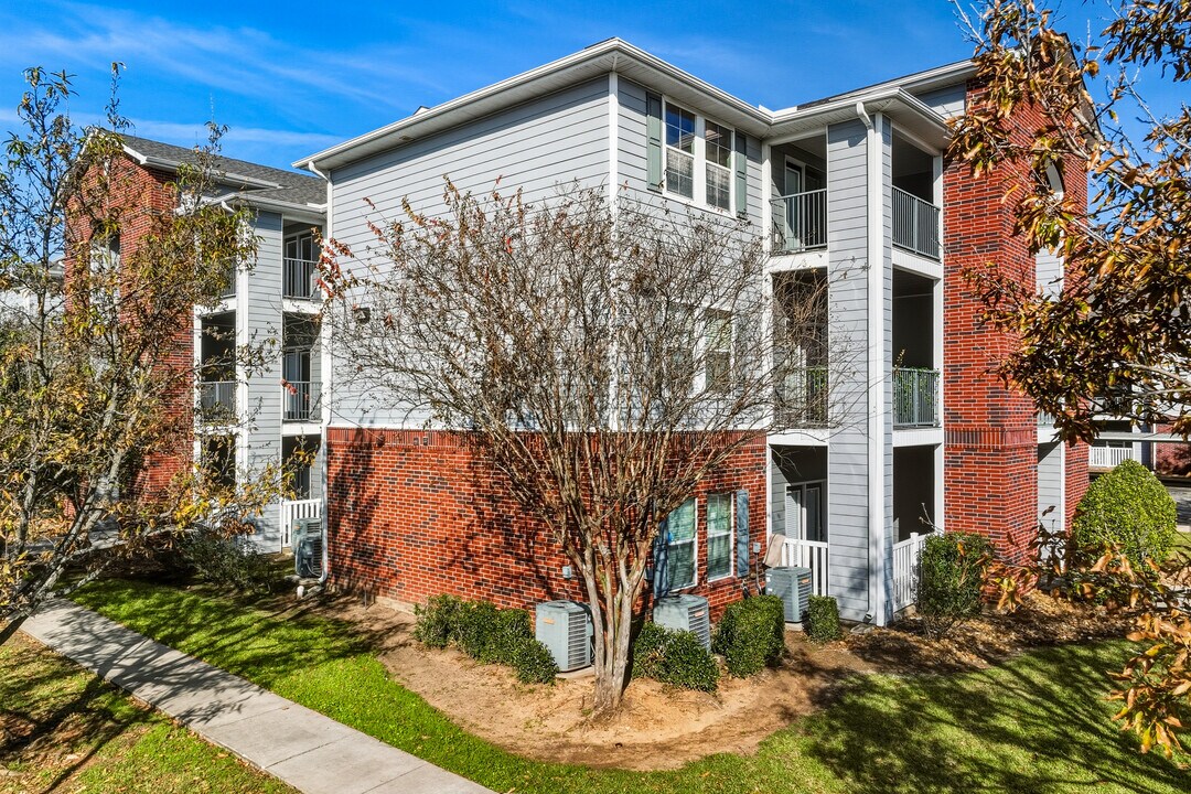 Trails at City Park in Houston, TX - Building Photo