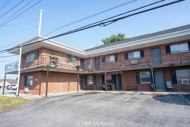 7046 US-36 in Avon, IN - Foto de edificio - Building Photo