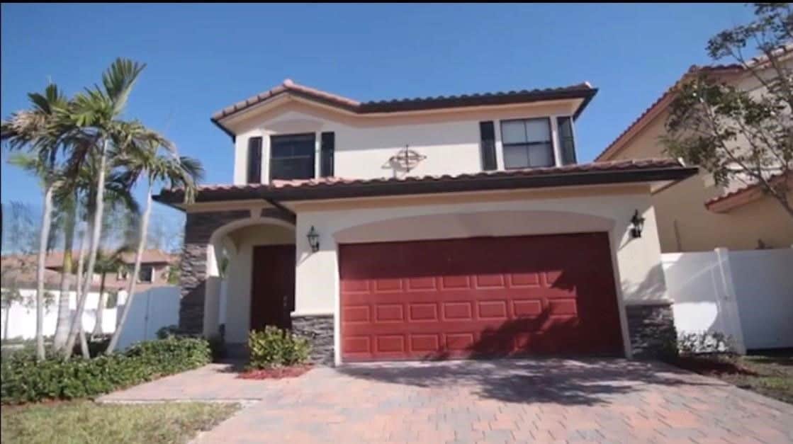 3533 W 88th St in Hialeah, FL - Building Photo