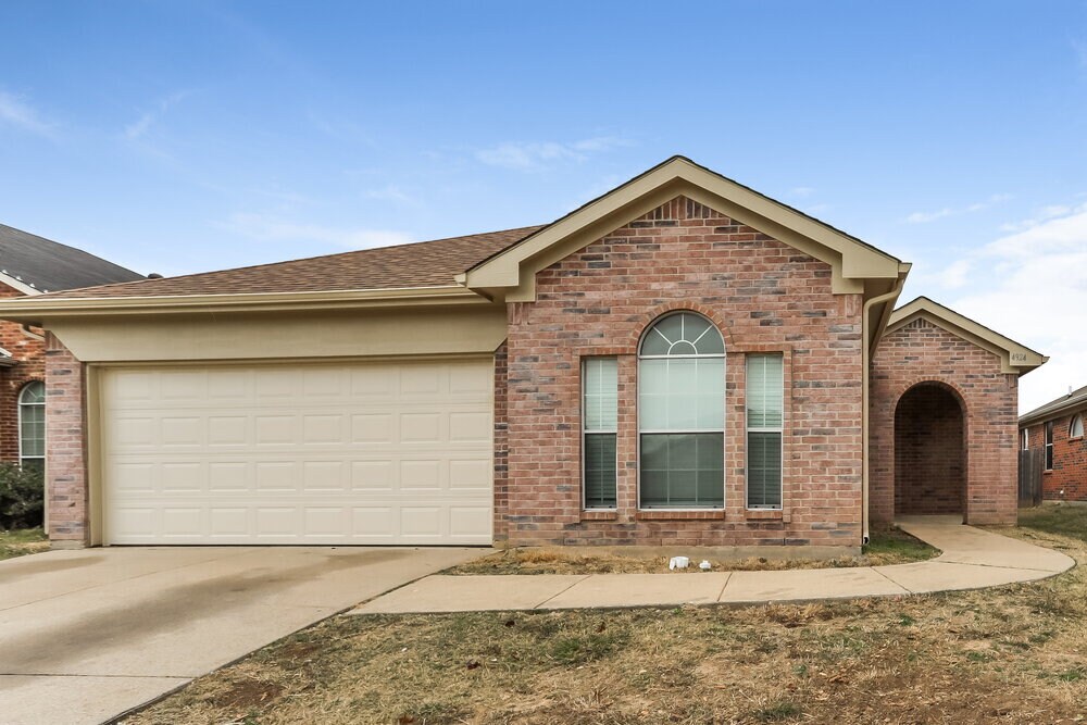 4924 Cape St in Fort Worth, TX - Building Photo