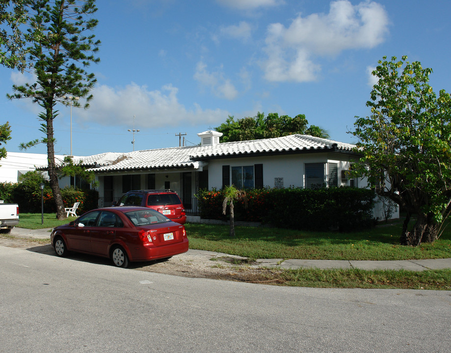 15 SE 18th Ct in Fort Lauderdale, FL - Building Photo