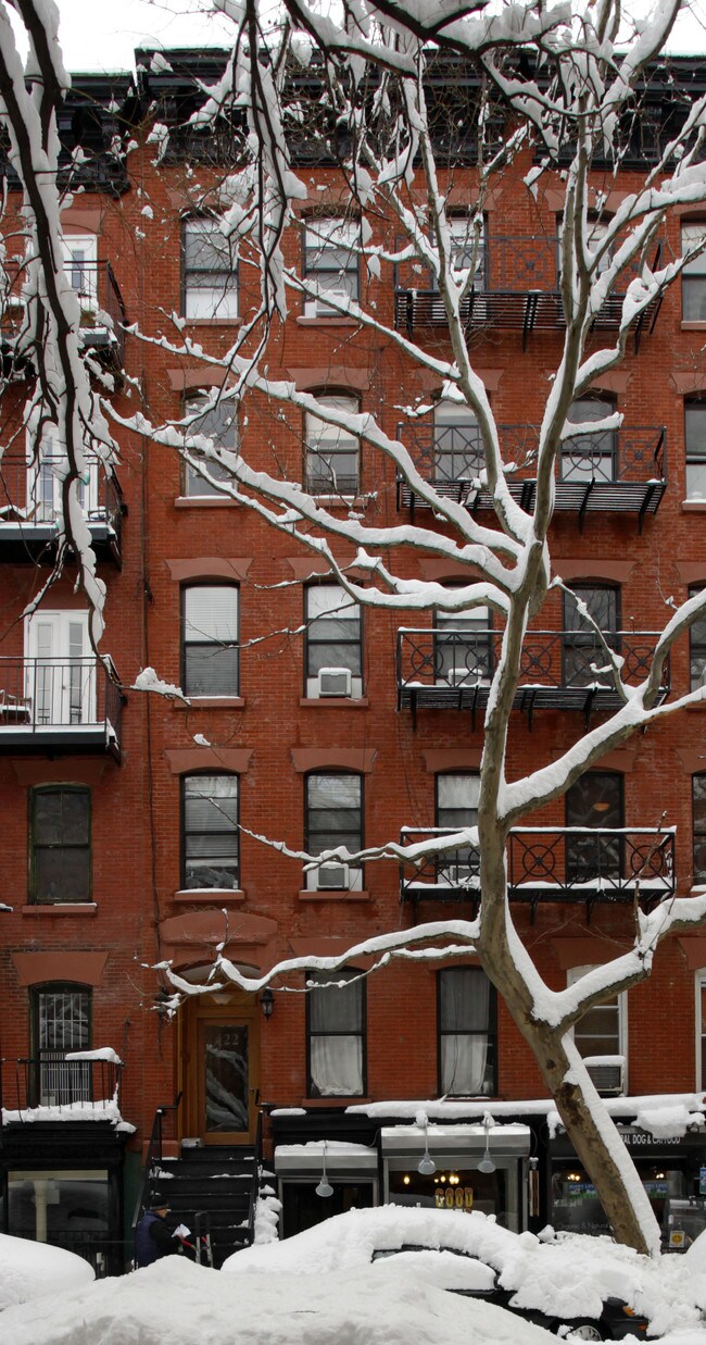 422 East 9th St