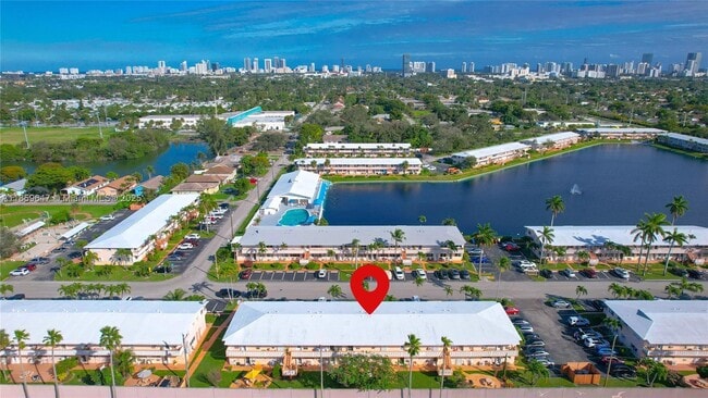 820 SW 11th Ave in Hallandale Beach, FL - Foto de edificio - Building Photo