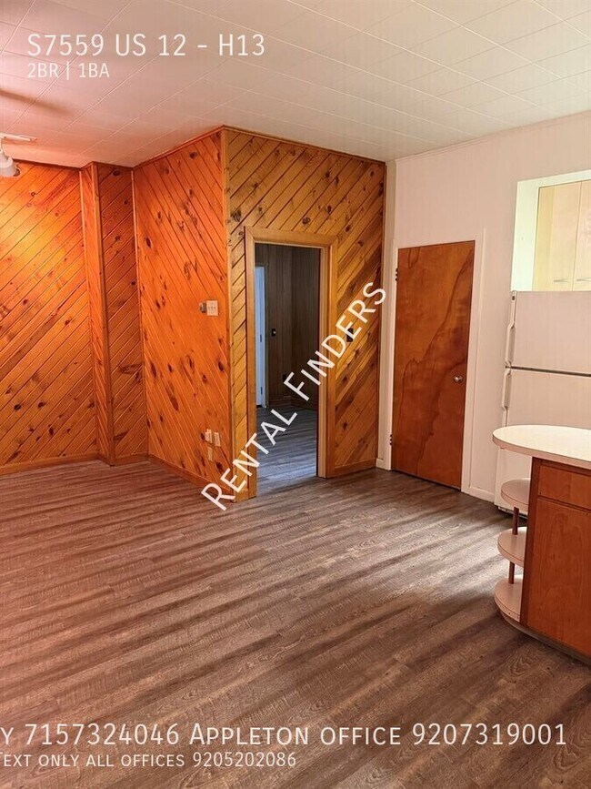 S7559 US-12 in North Freedom, WI - Foto de edificio - Building Photo