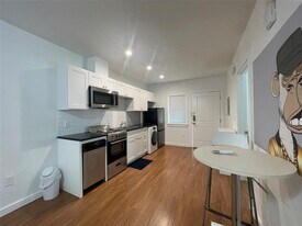 306 E 30th St in Austin, TX - Building Photo