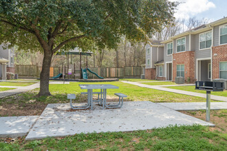 Park at Humble in Humble, TX - Foto de edificio - Building Photo