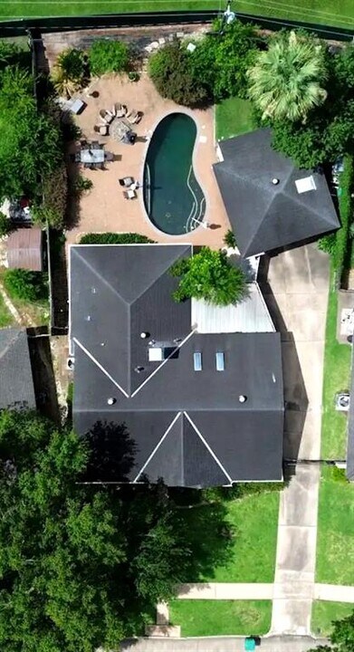 5607 Braesvalley Dr in Houston, TX - Building Photo