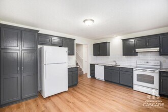 639 N Queen Ridge Ct in Independence, MO - Building Photo - Building Photo