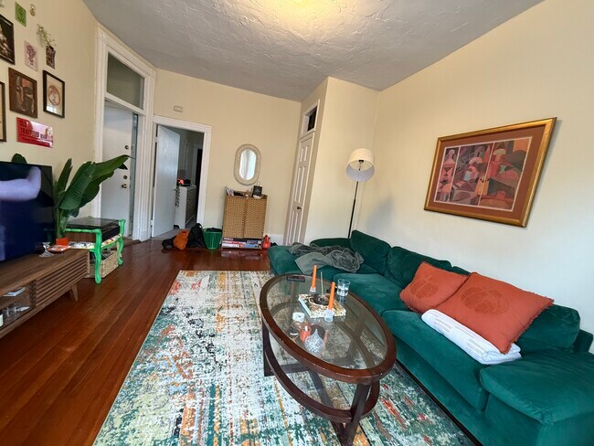 28 S Huntington Ave, Unit 5 in Boston, MA - Building Photo - Building Photo