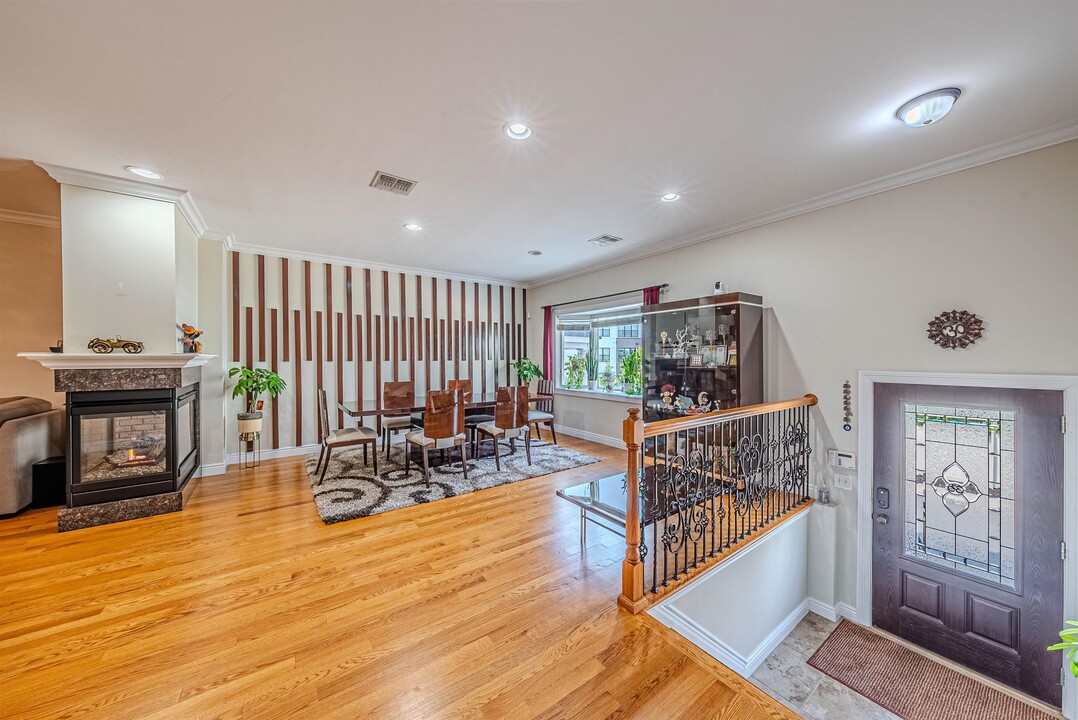 29 Jacob's Landing Way in Secaucus, NJ - Building Photo