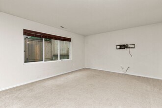 9302 12th St NE in Lake Stevens, WA - Building Photo - Building Photo