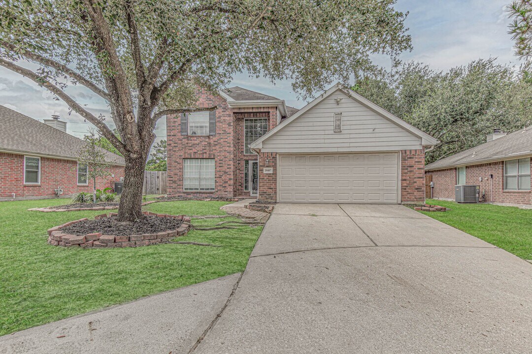 19407 Scarlet Cove Dr in Tomball, TX - Building Photo