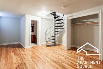 809 W Cornelia Ave, Unit 208 in Chicago, IL - Building Photo - Building Photo