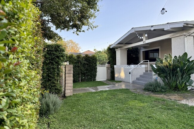 property at 815 N Hobart Blvd
