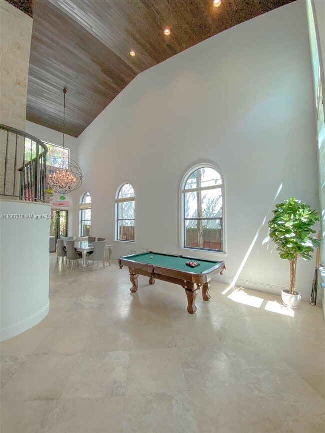 2561 Trapp Ave in Miami, FL - Building Photo - Building Photo