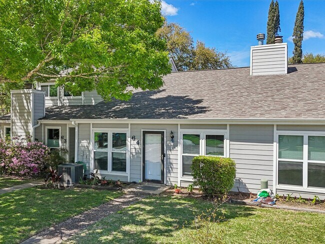 64 Hideaway Dr in Friendswood, TX - Building Photo - Building Photo