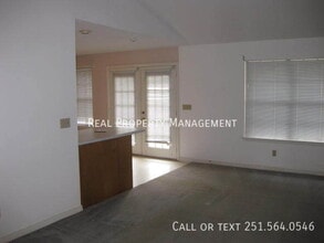 420 Lakeview Dr W in Mobile, AL - Building Photo - Building Photo
