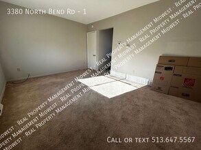 3380 W North Bend Rd in Cincinnati, OH - Building Photo - Building Photo