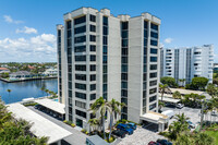 COURT OF DELRAY in Delray Beach, FL - Building Photo - Building Photo