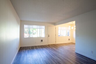 1034 SE 29th Ave in Portland, OR - Building Photo - Building Photo