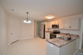 160 Swansea Ln in Moulton, AL - Foto de edificio - Building Photo