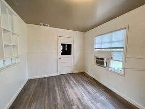 3810 32nd St in Lubbock, TX - Building Photo - Building Photo