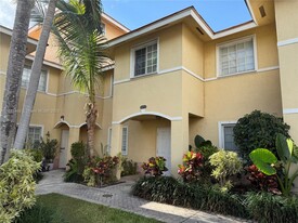 2056 NE 167th St in North Miami Beach, FL - Building Photo
