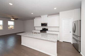 27930 Western Crk Ct in Katy, TX - Building Photo - Building Photo