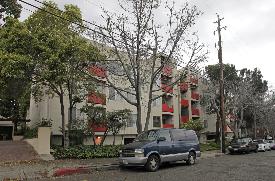 389 Vernon St in Oakland, CA - Foto de edificio