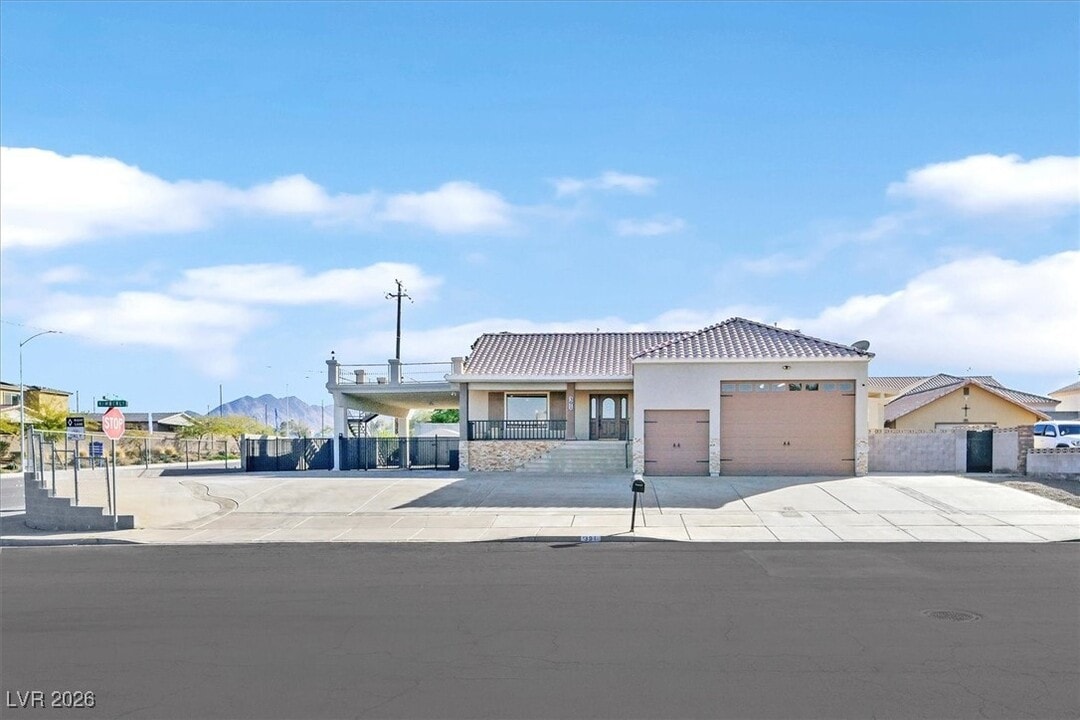 391 E Kimberly Dr in Henderson, NV - Building Photo