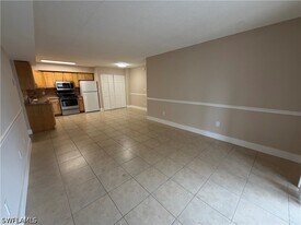 5305 Summerlin Rd in Ft. Myers, FL - Building Photo