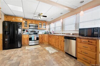 48 Quaker Hill Rd in Monroe, NY - Building Photo - Building Photo