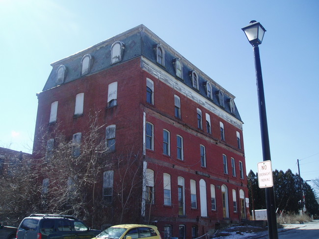 The American House in Hoosick Falls, NY - Building Photo - Building Photo