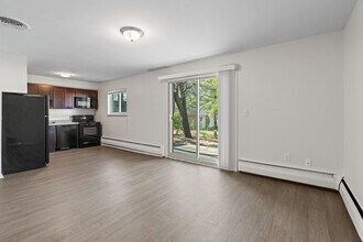 Immaculate Townhomes in Cincinnati, OH - Building Photo - Interior Photo