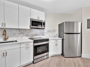 400 Leslie Dr in Hallandale Beach, FL - Building Photo - Building Photo