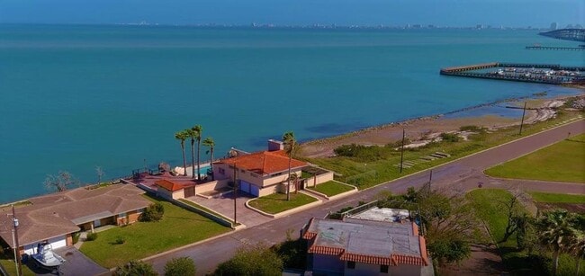 property at 602 N Shore Dr
