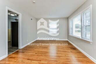 6905 Raymond Ave in University City, MO - Building Photo - Building Photo