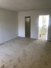747 S Curson Ave in Los Angeles, CA - Building Photo - Building Photo