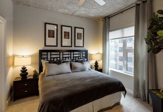 547 S Clark St in Chicago, IL - Foto de edificio - Building Photo