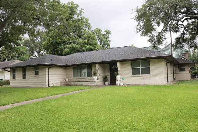 property at 3123 Deal St
