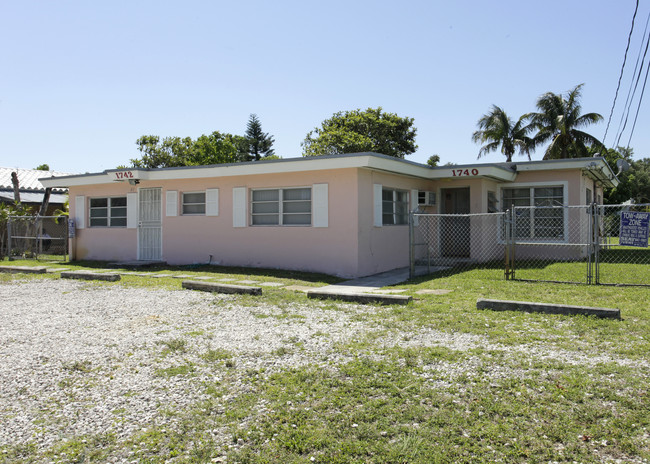 1740-1742 NE 149th St in Miami, FL - Building Photo - Building Photo