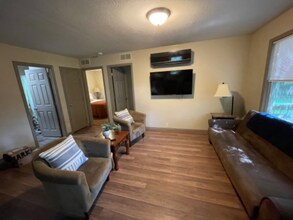 121 Voncannon Dr in Johnson City, TN - Building Photo - Building Photo