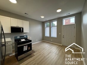 4007 W School St in Chicago, IL - Building Photo - Building Photo