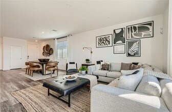 9357 Aria Rdg Ave in Las Vegas, NV - Building Photo - Building Photo