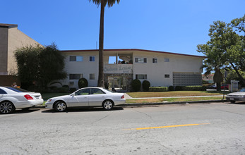 600 N Louise St in Glendale, CA - Building Photo - Building Photo