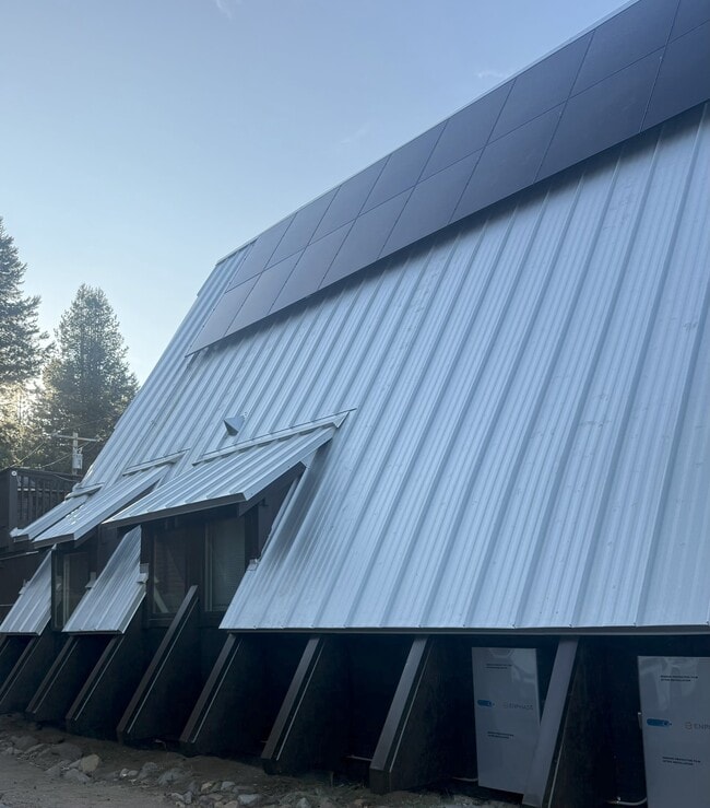 15927 S Shore Dr in Truckee, CA - Building Photo - Building Photo