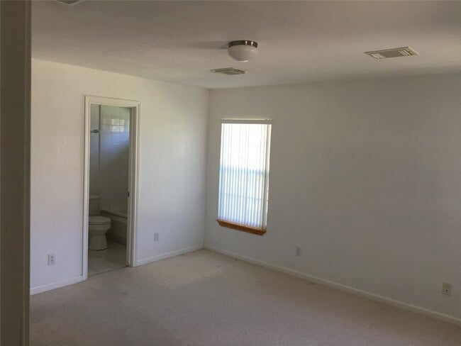 10802 Heatherford Dr in Houston, TX - Building Photo - Building Photo